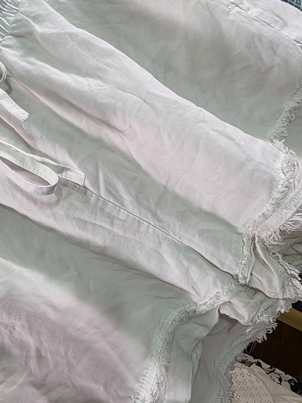 Thread & Supply White Distressed Frayed Hem Shorts Chic Beach Summer Lounge Sz S - Picture 3 of 9